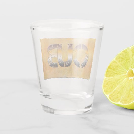 SlipperyJoeのクマの子言葉 オレンジ茶色のトーンが自慢げなプロ ショットグラス (裏面)