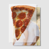 SlipperyJoeのクラシックペッペロニピザスライスは溶けた ベラム紙招待状 (オフセット (カップル))