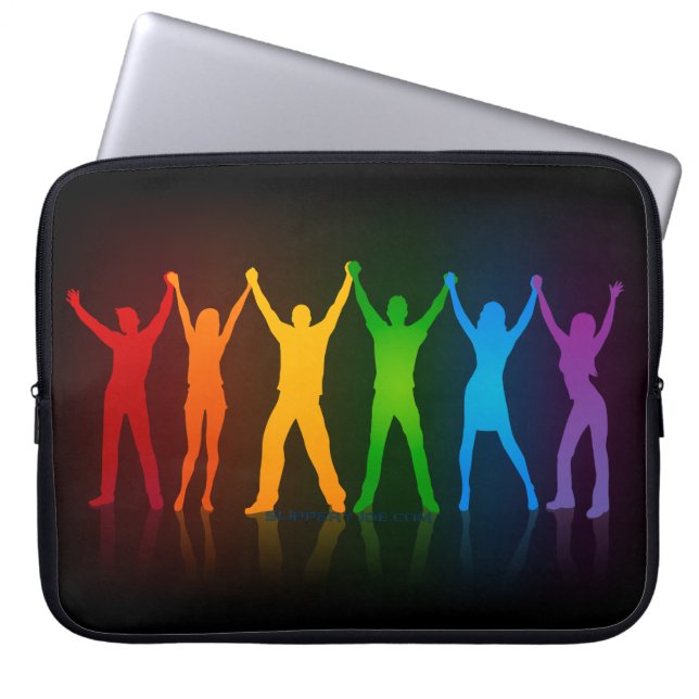 SlipperyJoeのグループの人々が手を握ってLを形成 ラップトップスリーブ (正面)