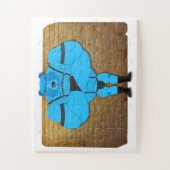 SlipperyJoeのゲイの筋肉は漫画のThongのリードを負担 ジグソーパズル (縦)