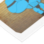 SlipperyJoeのゲイの筋肉は漫画のThongのリードを負担 テーブルクロス (アングル)