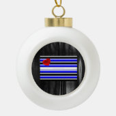 SlipperyJoeのゲイレザープライドフラグ黒王室のb セラミックボールオーナメント (正面)
