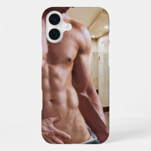 SlipperyJoeのシャツなし筋肉質な男性のトルソー シックスパック iPhone 16 Plusケース
