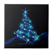 SlipperyJoeのスタイライズされた輝くクリスマスツリーの群れ タイル (正面)