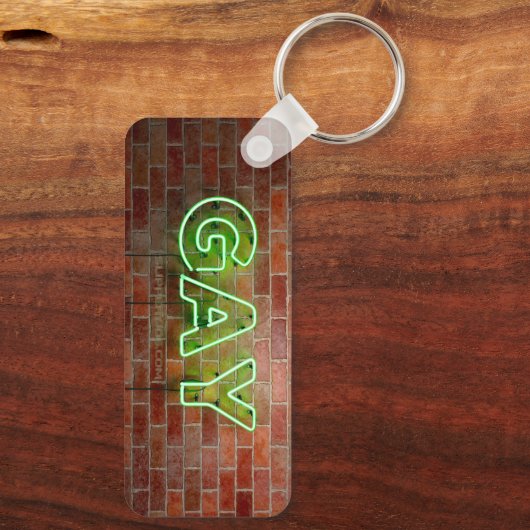 SlipperyJoeのネオンゲイ緑のレンガの壁の単語に署名 キーホルダー (裏面)