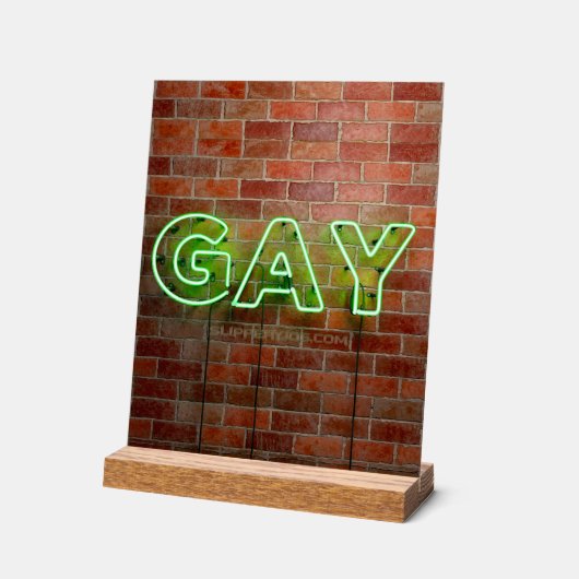 SlipperyJoeのネオン鮮やかゲイは緑のレンガwに署名 アクリルサイン (傾斜)