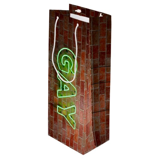 SlipperyJoeのネオン鮮やかゲイは緑のレンガwに署名 ワインギフトバッグ (正面アングル)