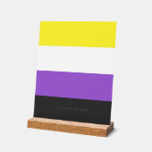 SlipperyJoeのノンバイナリー Pride フラッグ 黄色 白 アクリルサイン (傾斜)
