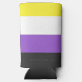 SlipperyJoeのノンバイナリー Pride フラッグ 黄色 白 スリム缶クーラー (裏面)
