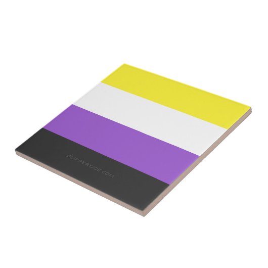 SlipperyJoeのノンバイナリー Pride フラッグ 黄色 白 タイル (側面)