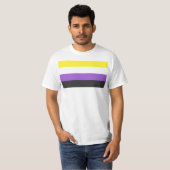SlipperyJoeのノンバイナリー Pride フラッグ 黄色 白 Tシャツ (正面フル)