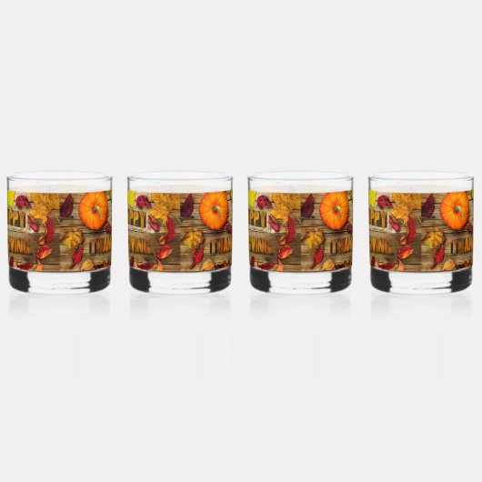 SlipperyJoeのフェスティバルハッピー感謝祭シーンのbri ウイスキーグラス (左)