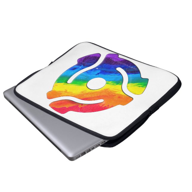 SlipperyJoeのプラスチック45 RPMレコードアダプタ振動 ラップトップスリーブ (正面下部)