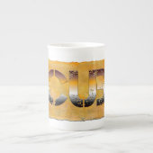 SlipperyJoeの可愛い言葉は金ゴールド茶色の黄褐色の白 ボーンチャイナマグカップ (正面)