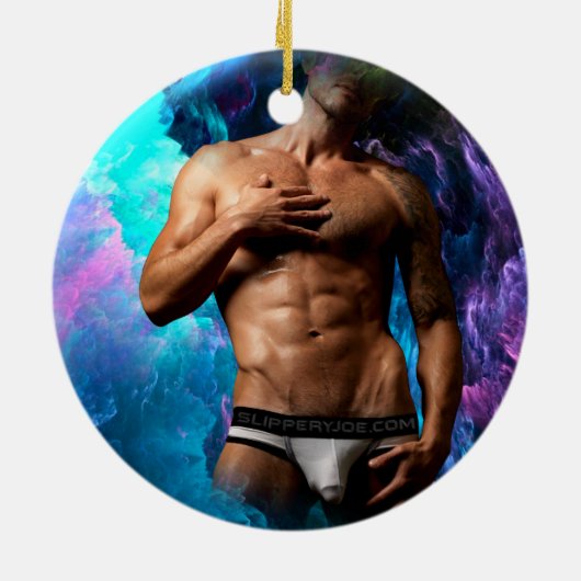 SlipperyJoeの男性の下着のふくらみ紫色の青いアバスト セラミックオーナメント (裏面)