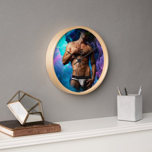 SlipperyJoeの男性の下着のふくらみ紫色の青いアバスト 壁時計 (オフィス)