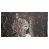 SlipperyJoeの筋肉の幽霊石の薄暗い点灯のトンネル 枕カバー (正面)