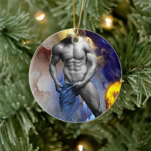 SlipperyJoeの筋肉質な男の体型は蒸し暑いシャトル セラミックオーナメント (ツリー)