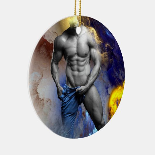 SlipperyJoeの筋肉質な男の体型は蒸し暑いシャトル セラミックオーナメント (右)