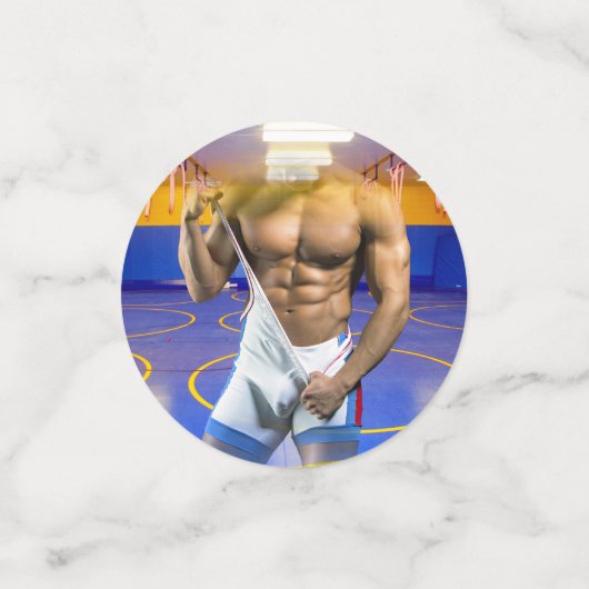 SlipperyJoeの筋肉質な男性は6パックのジムのトレーニングを膨らませる コンフェッティ (スモール正面)