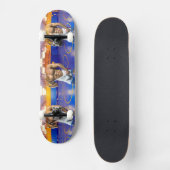 SlipperyJoeの筋肉質な男性は6パックのジムのトレーニングを膨らませる スケートボード (正面)