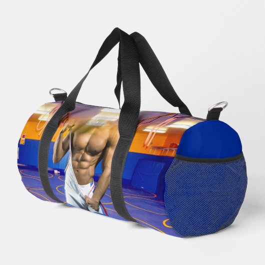 SlipperyJoeの筋肉質な男性は6パックのジムのトレーニングを膨らませる ダッフルバッグ (右コーナー)