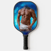 SlipperyJoeの筋肉質の髭のある男の白い下着 ピックルボールラケット (正面)