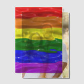 SlipperyJoeの虹のプライドカラー光沢のある液体t ベラム紙招待状 (オフセット (カップル))