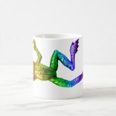 SlipperyJoeの虹色のカエル レンダリングされた彫刻 コーヒーマグカップ (中央)