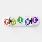 SlipperyJoeの虹色のPrideサインが輝き スケートボード (横)