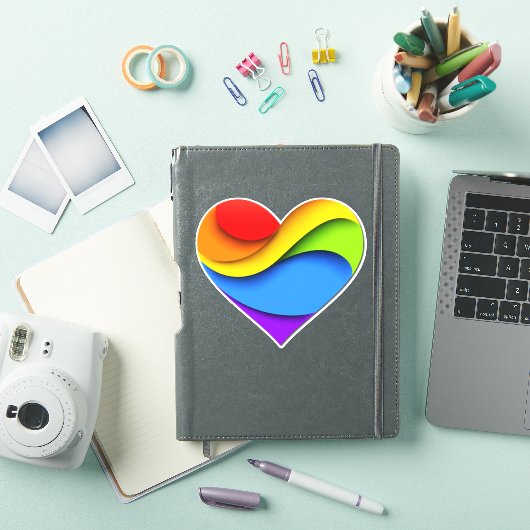 SlipperyJoeの虹色レイヤードハート型 赤 オレンジ シール (iPadカバー)