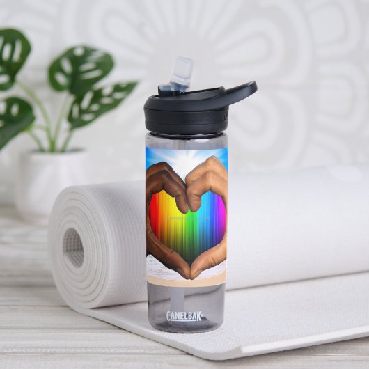 SlipperyJoeの2つの心のある手の異人種間の男性h ウォーターボトル (ヨガ)