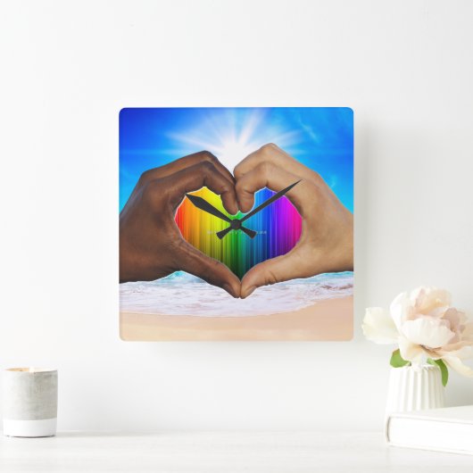 SlipperyJoeの2つの心のある手の異人種間の男性h スクエア壁時計 (ホーム)