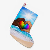 SlipperyJoeの2つの心のある手の異人種間の男性h スモールクリスマスストッキング (正面 (吊り時))