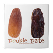 SlipperyJoeの2つの日付ダブル日付の縮おもしろいれ タイル (正面)