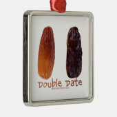 SlipperyJoeの2つの日付ダブル日付の縮おもしろいれ メタルオーナメント (右)