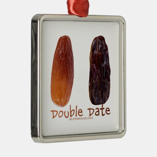 SlipperyJoeの2つの日付ダブル日付の縮おもしろいれ メタルオーナメント (右)