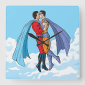 SlipperyJoeの2人のスーパーヒーローキスをするカー飛んでいるト スクエア壁時計 (正面)