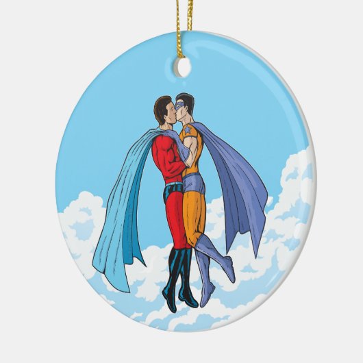 SlipperyJoeの2人のスーパーヒーローキスをするカー飛んでいるト セラミックオーナメント (左)