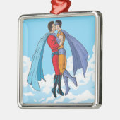 SlipperyJoeの2人のスーパーヒーローキスをするカー飛んでいるト メタルオーナメント (左)