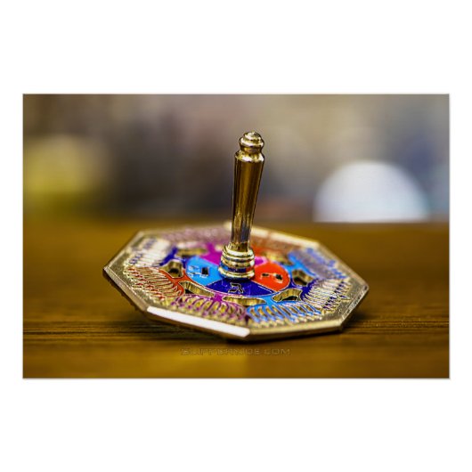 SlipperyJoe Hanukkah dreidel gift octagonal base b ポスター (正面)