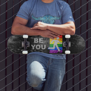 SlipperyJoe's Be 芸術的 YouゲイプライドギフトLGBT スケートボード