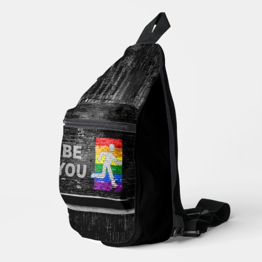 SlipperyJoe's Be You black brick wall figu スリングバッグ (右コーナー)