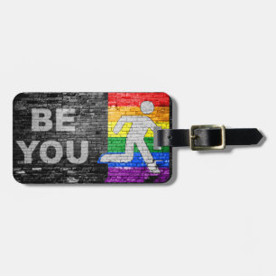 SlipperyJoe's Be You black brick wall figu ラゲッジタグ