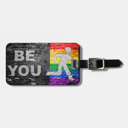 SlipperyJoe's Be You black brick wall figu ラゲッジタグ (正面横)