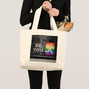 SlipperyJoe's Be You black brick wall figu ラージトートバッグ