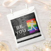 SlipperyJoe's Be You brick wall stick figure rainb フェイバーバッグ (クリップ留めされた状態)