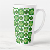 SlipperyJoe's green four-leaf clovers Saint Patric カフェラテマグ (右)