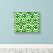 SlipperyJoe's green four-leaf clovers Saint Patric キャンバスプリント (インサイチュ (ウッドフロア))