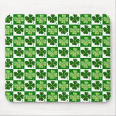 SlipperyJoe's green four-leaf clovers Saint Patric マウスパッド (正面)